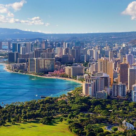 Waikiki Banyan by Koko Resorts Honolulu Bagian luar foto