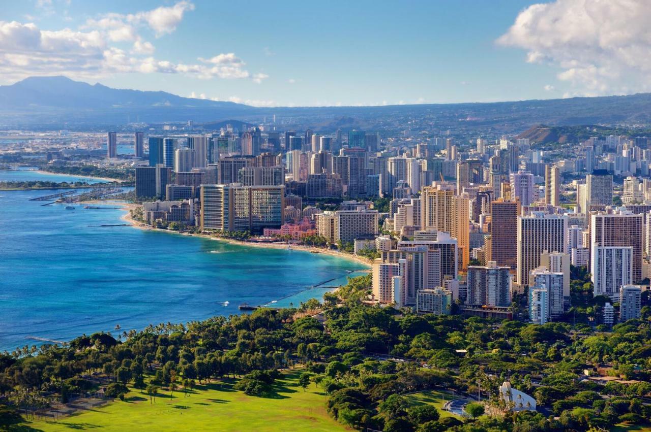 Waikiki Banyan by Koko Resorts Honolulu Bagian luar foto