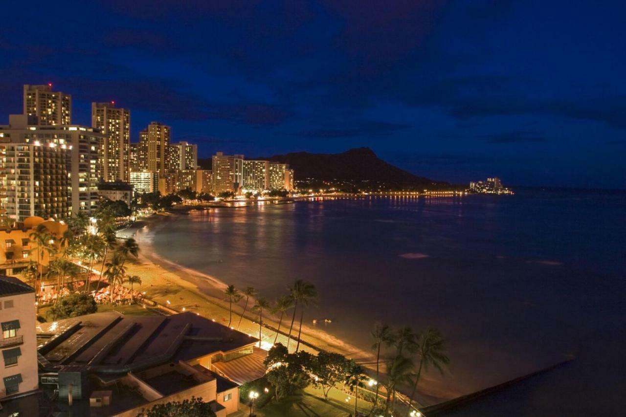 Waikiki Banyan by Koko Resorts Honolulu Bagian luar foto